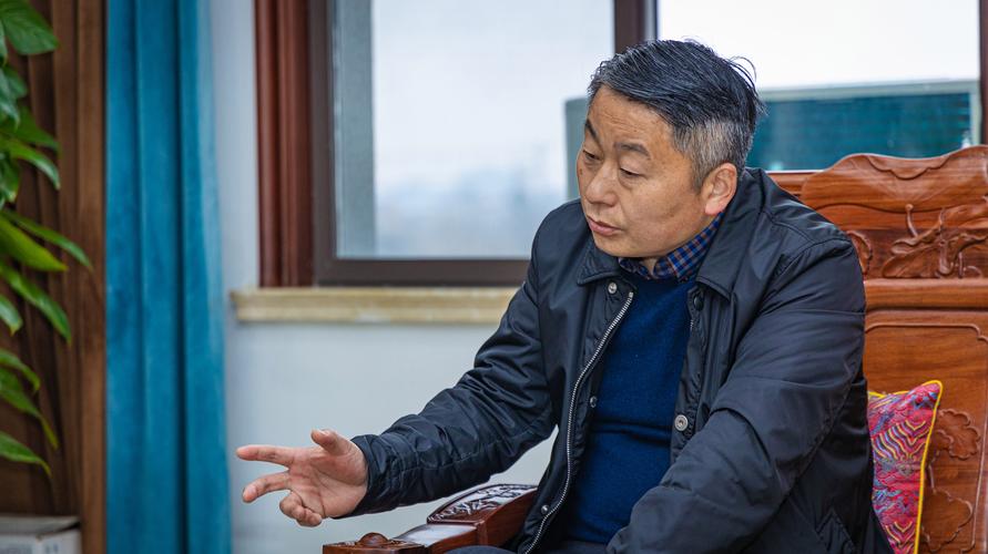 驱车来到安徽省庐江县,我们在安徽昊东食品科技见到了单浩东